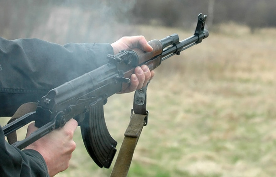 В Мирнограді військовослужбовець вбив трьох товаришів та застрелився