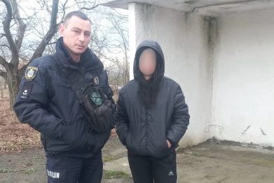 Поїхала до хлопця у сусіднє село - на Миколаївщині розшукали підлітка-втікачку