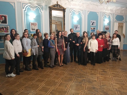 У Миколаївському драмтеатрі відкрилася фотовиставка