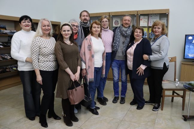 У Миколаєві відбулась зустріч-розмова з режисером, поетом та волонтером Віктором Смірновим