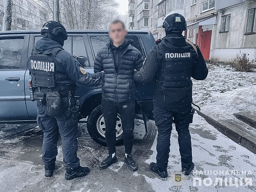 Поліцейські ліквідували злочинну групу, яка на замовлення спалювала житло громадян по всій країні
