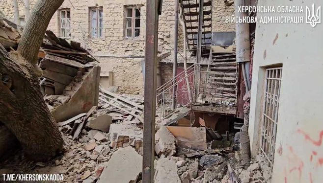 Вранці окупанти вкрили вогнем житлові квартали Херсона