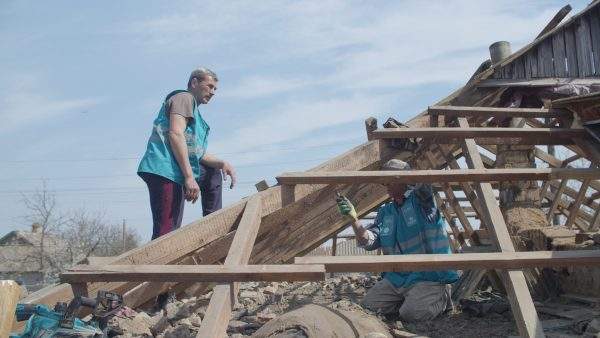 Ремонтують будинки та систему водопостачання: як на Миколаївщині відбудовують села, понівечені війною (фото)