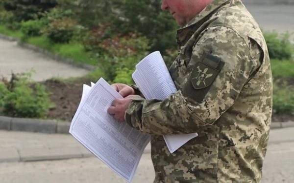 ТЦК почали знімати водіїв міжнародних рейсів і відразу відправляють до ЗСУ (ВІДЕО)