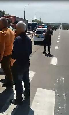 На трасі Київ-Одеса далекобійники почали протест через новий закон про мобілізацію